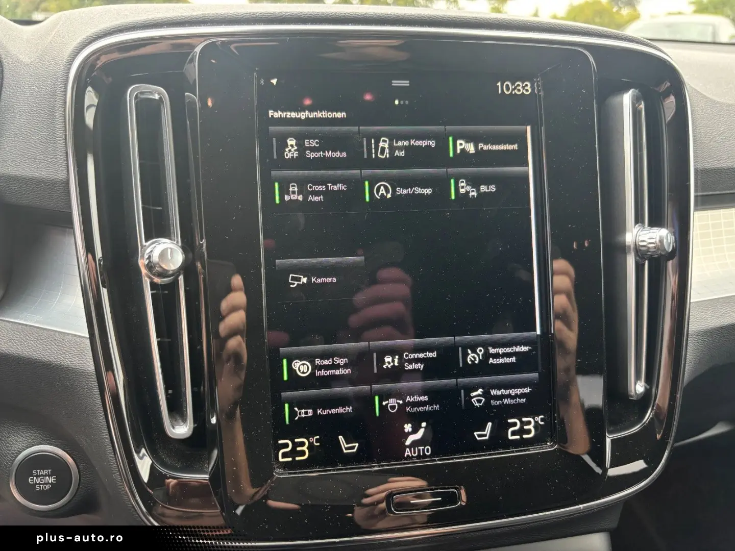 VOLVO XC40 B4 Momentum Pro Harman&Kardon