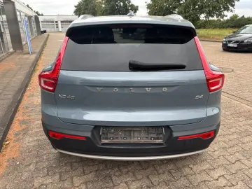 VOLVO XC40 B4 Momentum Pro Harman&Kardon