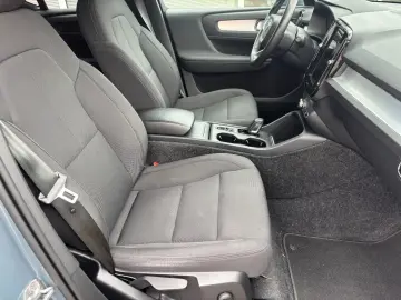 VOLVO XC40 B4 Momentum Pro Harman&Kardon