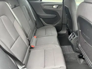 VOLVO XC40 B4 Momentum Pro Harman&Kardon