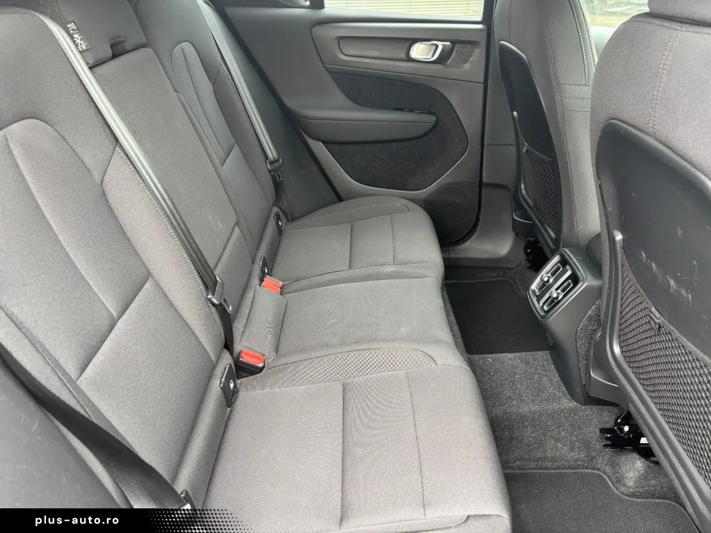 VOLVO XC40 B4 Momentum Pro Harman&Kardon
