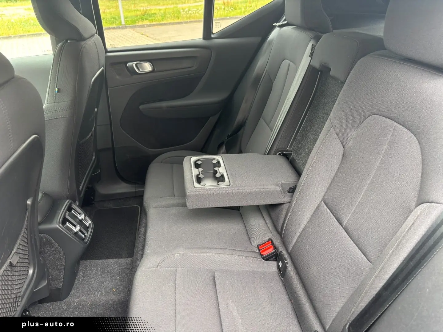 VOLVO XC40 B4 Momentum Pro Harman&Kardon