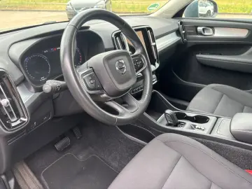 VOLVO XC40 B4 Momentum Pro Harman&Kardon