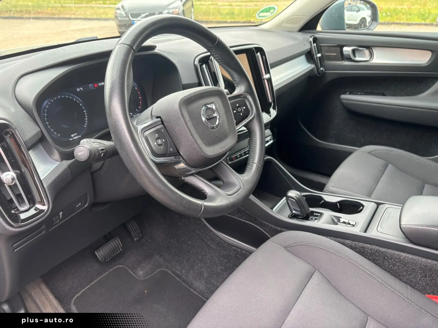 VOLVO XC40 B4 Momentum Pro Harman&Kardon