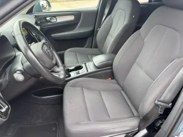 VOLVO XC40 B4 Momentum Pro Harman&Kardon