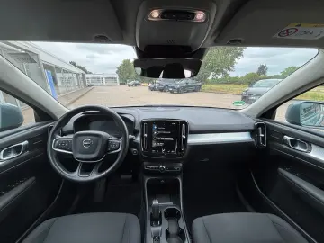 VOLVO XC40 B4 Momentum Pro Harman&Kardon