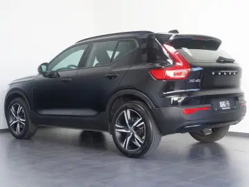 VOLVO XC40 B4 B R Design LED NAVI ACC LEDER 360