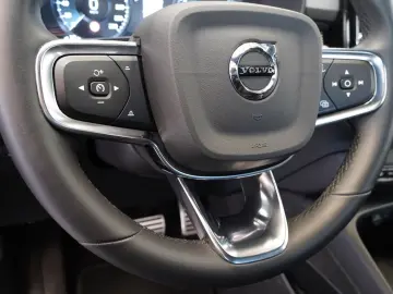 VOLVO XC40 B4 B R Design LED NAVI ACC LEDER 360