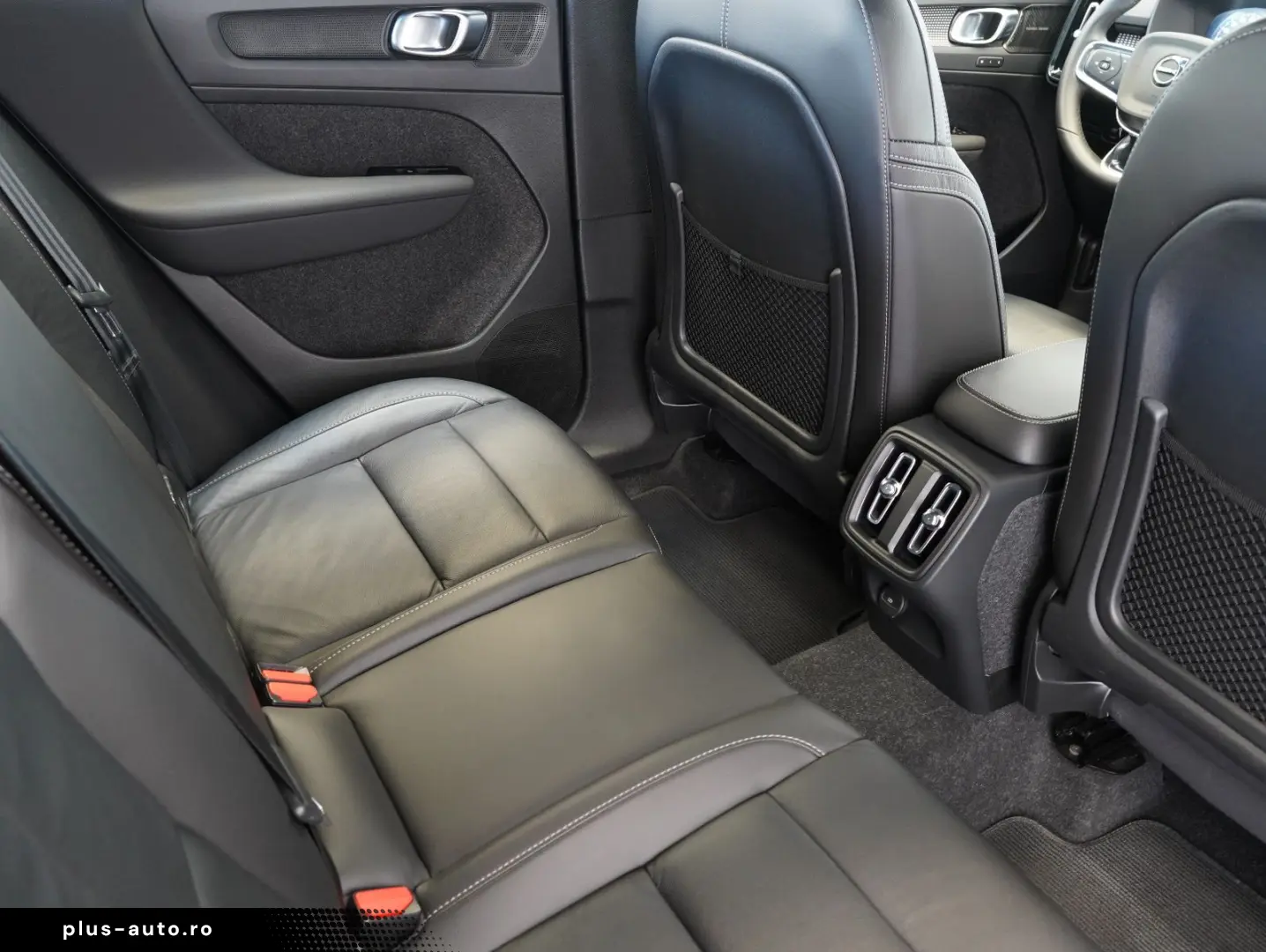 VOLVO XC40 B4 B R Design LED NAVI ACC LEDER 360