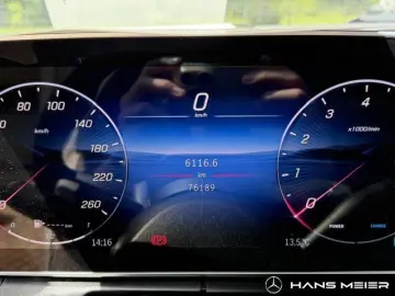 MERCEDES-BENZ CLE 200 AMG Panorama Burmester Memory …