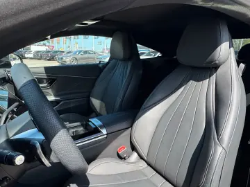 MERCEDES-BENZ CLE 200 Coupé AMG Advanced  Distro Pan…