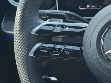 MERCEDES-BENZ CLE 200 Coupé AMG Advanced  Distro Pan…