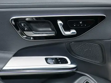 MERCEDES-BENZ CLE 200 Coupé AMG MEMORY Winter-Paket LEd SHZ