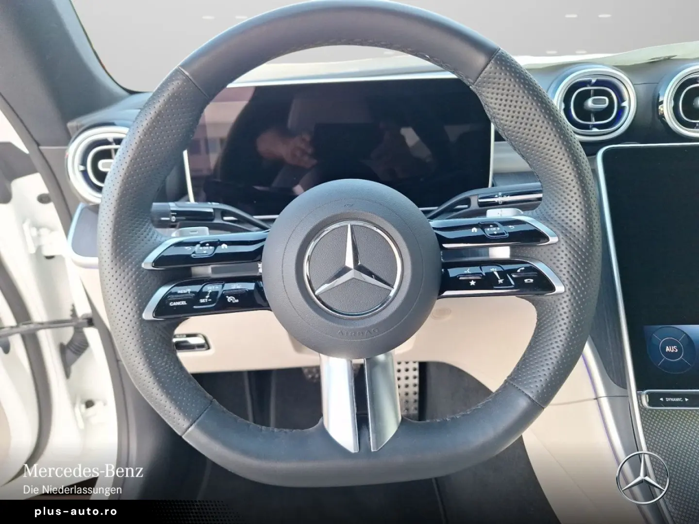 MERCEDES-BENZ CLE 300 e AMG Premium Pano Night Fahrass  AHK