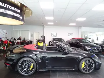 PORSCHE 911 Turbo S CabrioKeramikSportDesign 1Hand