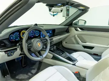 PORSCHE 911 Turbo S Cabriolet