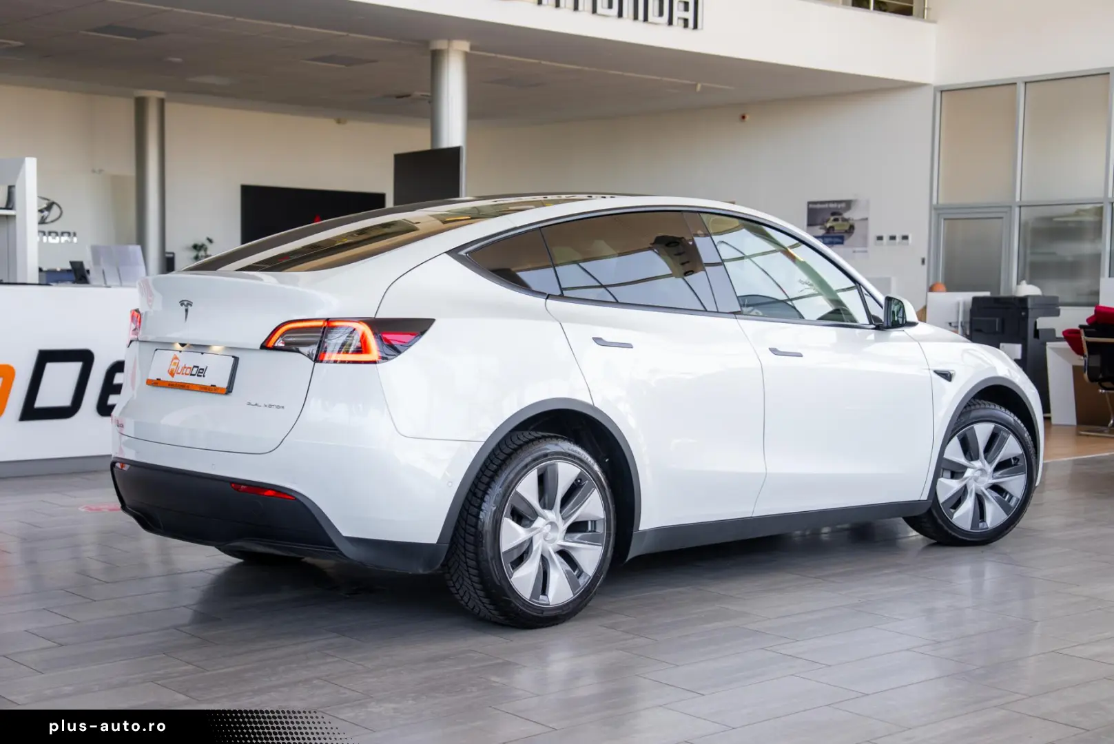 Tesla Model Y Long Range Dual Motor