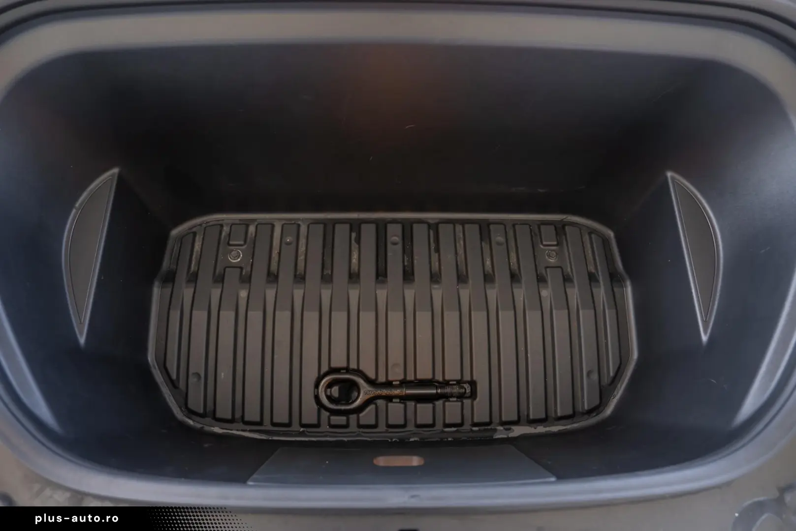 Tesla Model Y Long Range Dual Motor
