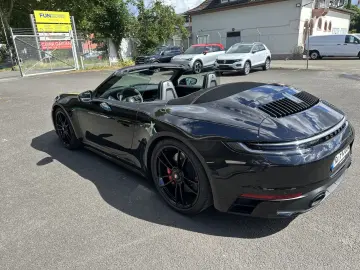 PORSCHE 911 Carrera 4 GTS Cabriolet