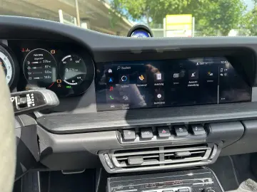 PORSCHE 911 Carrera 4 GTS Cabriolet
