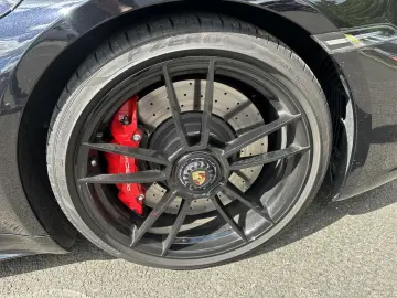 PORSCHE 911 Carrera 4 GTS Cabriolet