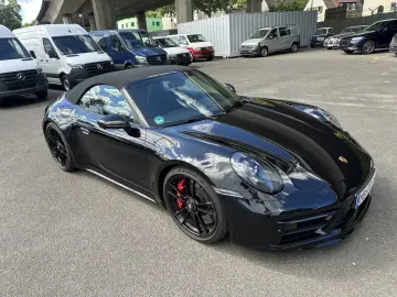 PORSCHE 911 Carrera 4 GTS Cabriolet