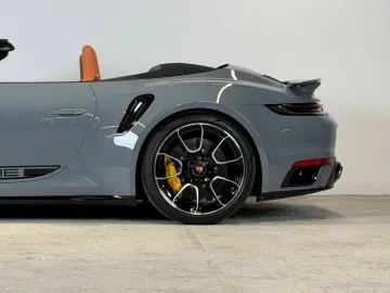 PORSCHE 911 Turbo S Cabriolet Exclusive Manufaktur