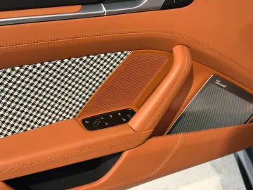 PORSCHE 911 Turbo S Cabriolet Exclusive Manufaktur