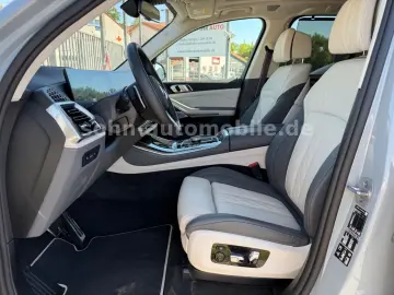 BMW X5 30d xDr M-Sport Pro 2-Achs B&W PanoSKY Massag