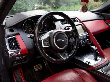 Jaguar E POZE