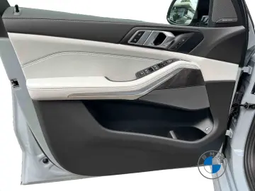 BMW X5 xDrive50e M Sport AHK DA PA Prof. Pano H K !!