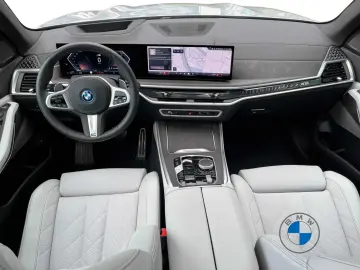 BMW X5 xDrive50e M Sport AHK DA PA Prof. Pano H K !!