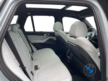 BMW X5 xDrive50e M Sport AHK DA PA Prof. Pano H K !!