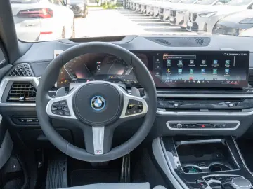BMW X5 50e M SP.PRO.LUFTF.DR.ASS.PANO.H K.360