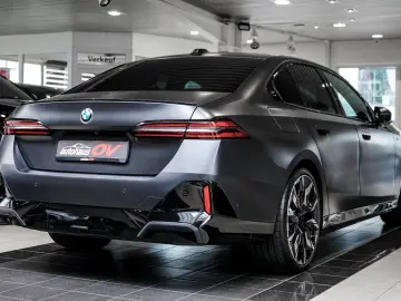 BMW 540xd M Sport Pro Individual 3xTV Head ACC H&K