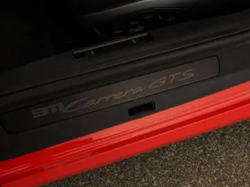 PORSCHE 911 Carrera GTS Carbon Matrix Glas Inno Lift 360