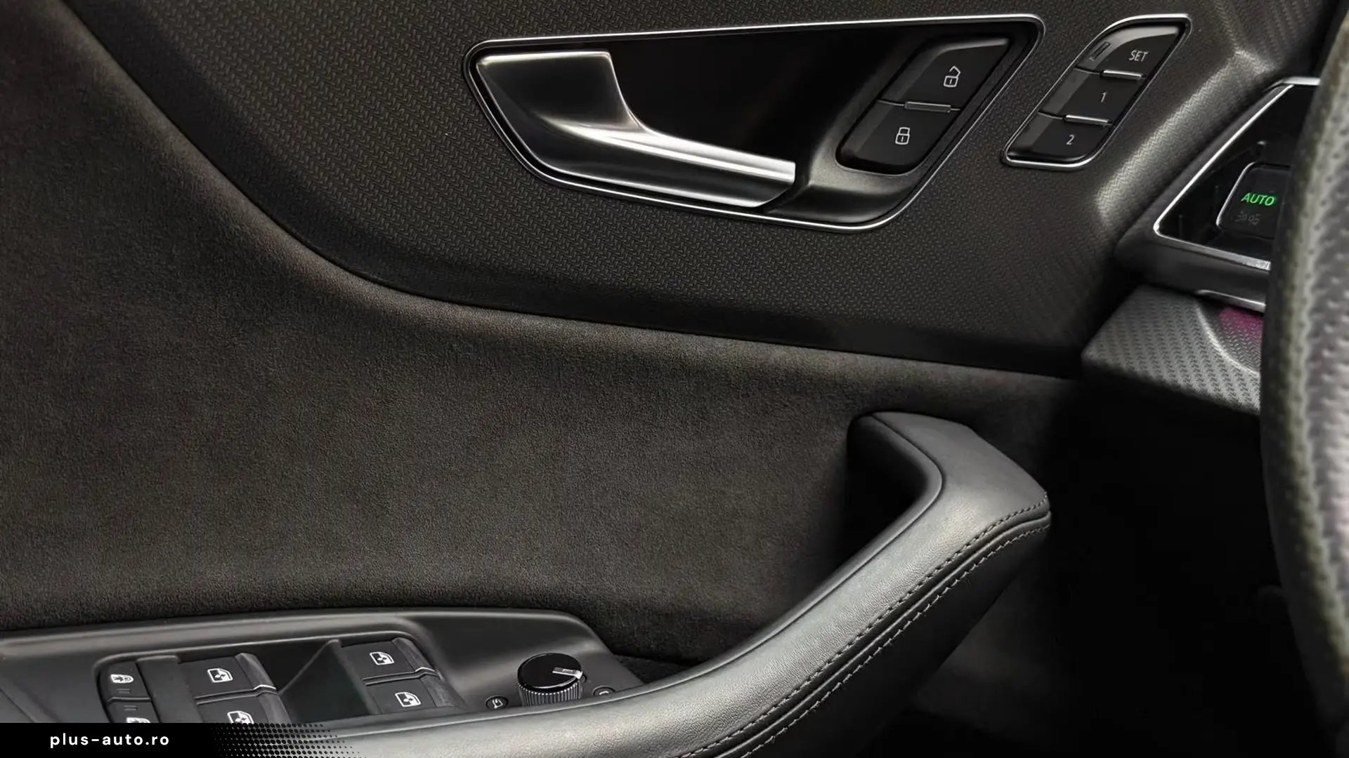 Audi RSQ8 4.0 TFSI Quattro   Finanțare Leasing