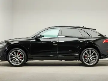 AUDI SQ8  Pano  Massage  HUD  Assist  Matrix  Leder