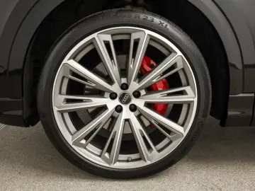 AUDI SQ8  Pano  Massage  HUD  Assist  Matrix  Leder