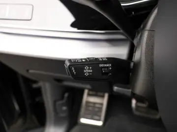 AUDI SQ8  Pano  Massage  HUD  Assist  Matrix  Leder