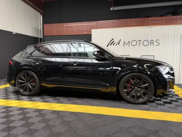 AUDI SQ8 4.0TFSI QUATTRO COMP.PLUS S.BELÜ PANO PANO