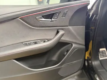AUDI SQ8 4.0TFSI QUATTRO COMP.PLUS S.BELÜ PANO PANO