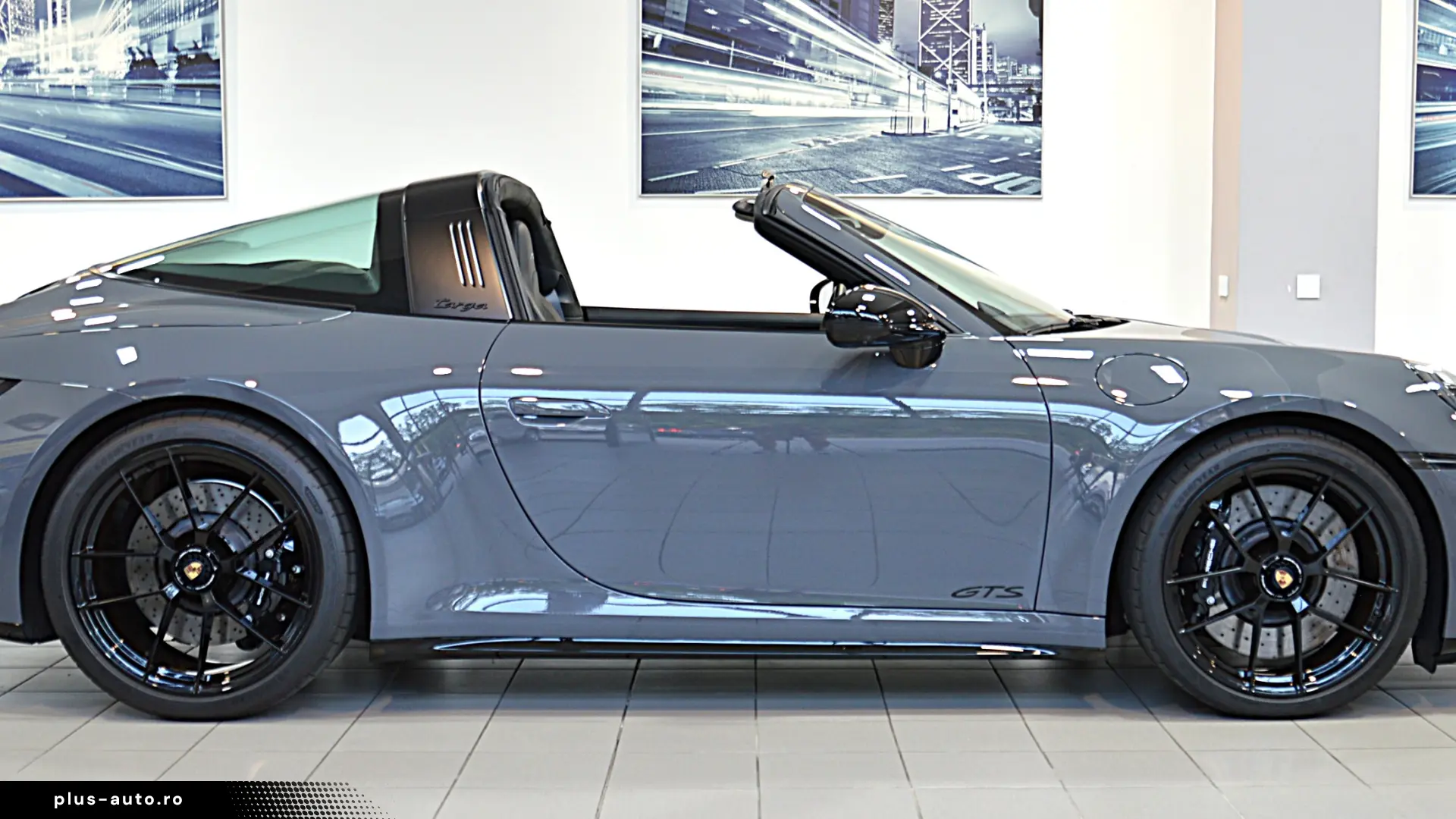 PORSCHE 911 TARGA 4 GTS