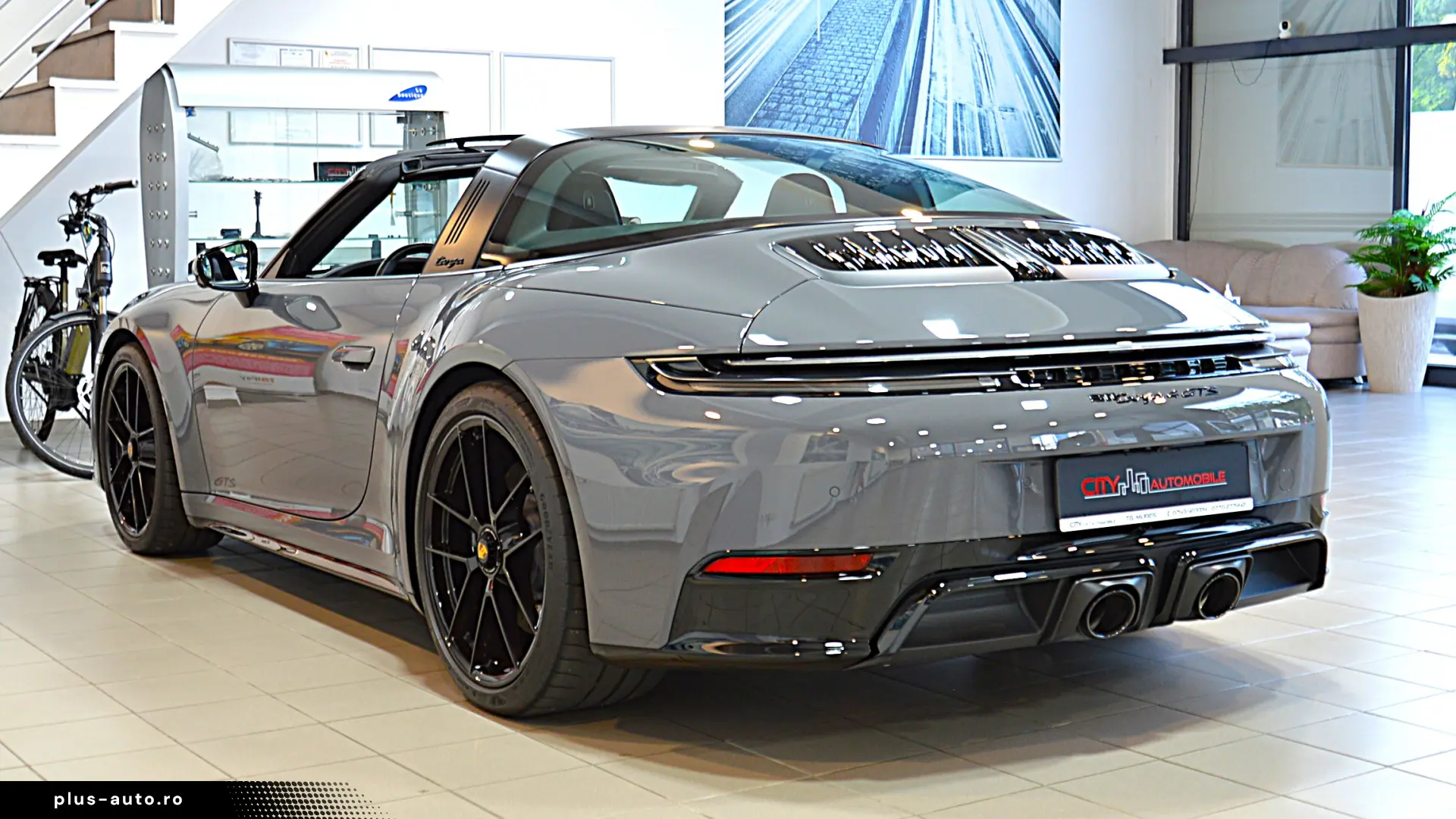 PORSCHE 911 TARGA 4 GTS