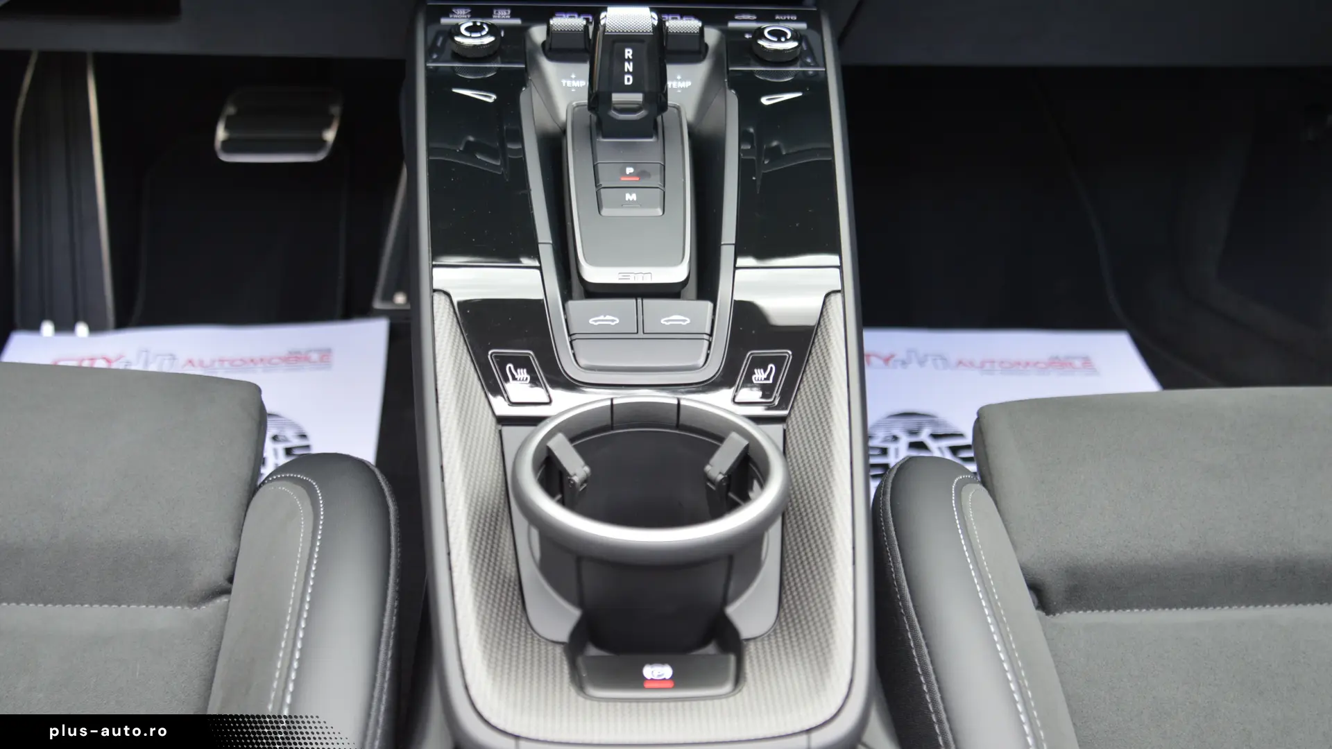 PORSCHE 911 TARGA 4 GTS