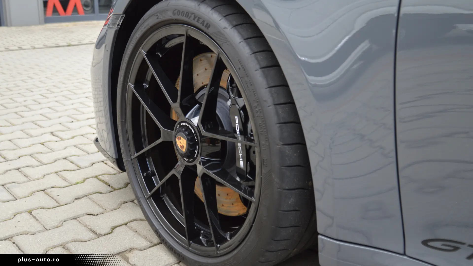 PORSCHE 911 TARGA 4 GTS
