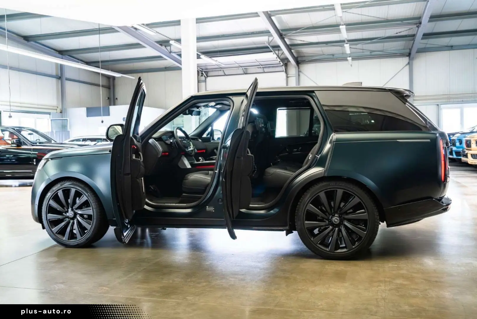 LAND ROVER Range Rover P615 SV   Fond TV   SV Intrepid