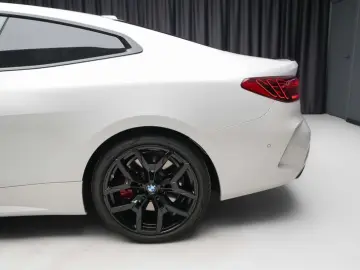 BMW M440i