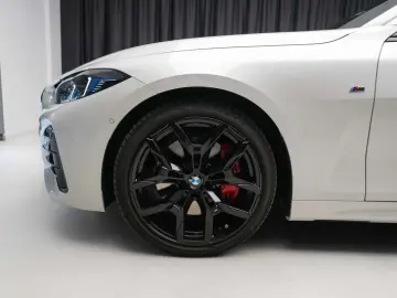 BMW M440i