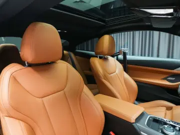 BMW M440i